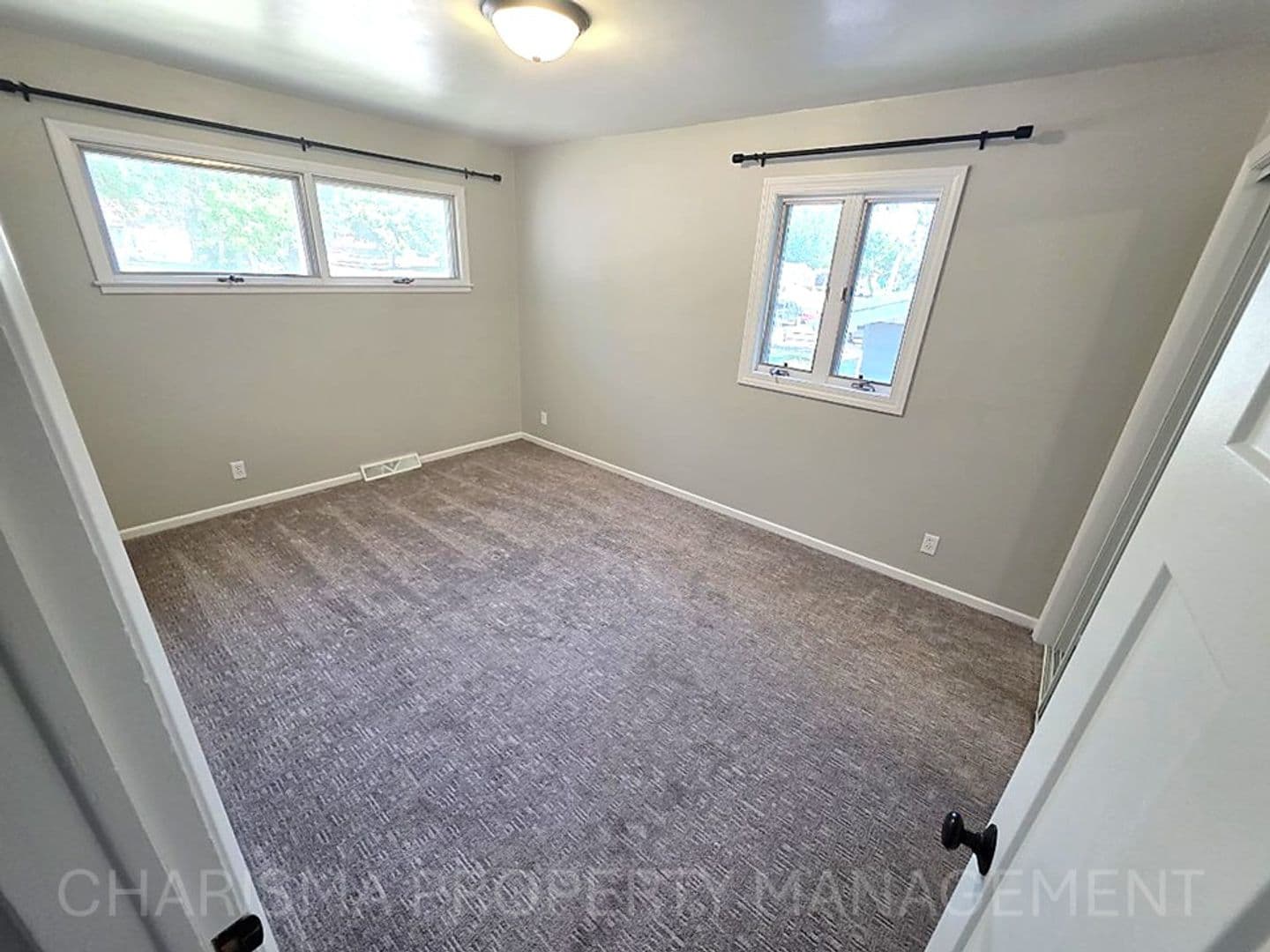Sioux Falls House: 913 E Pam Street