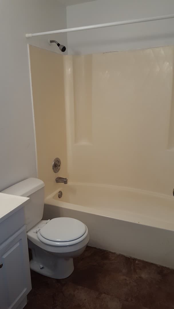 Sioux Falls Apartment: 209 S Lake Ave #2