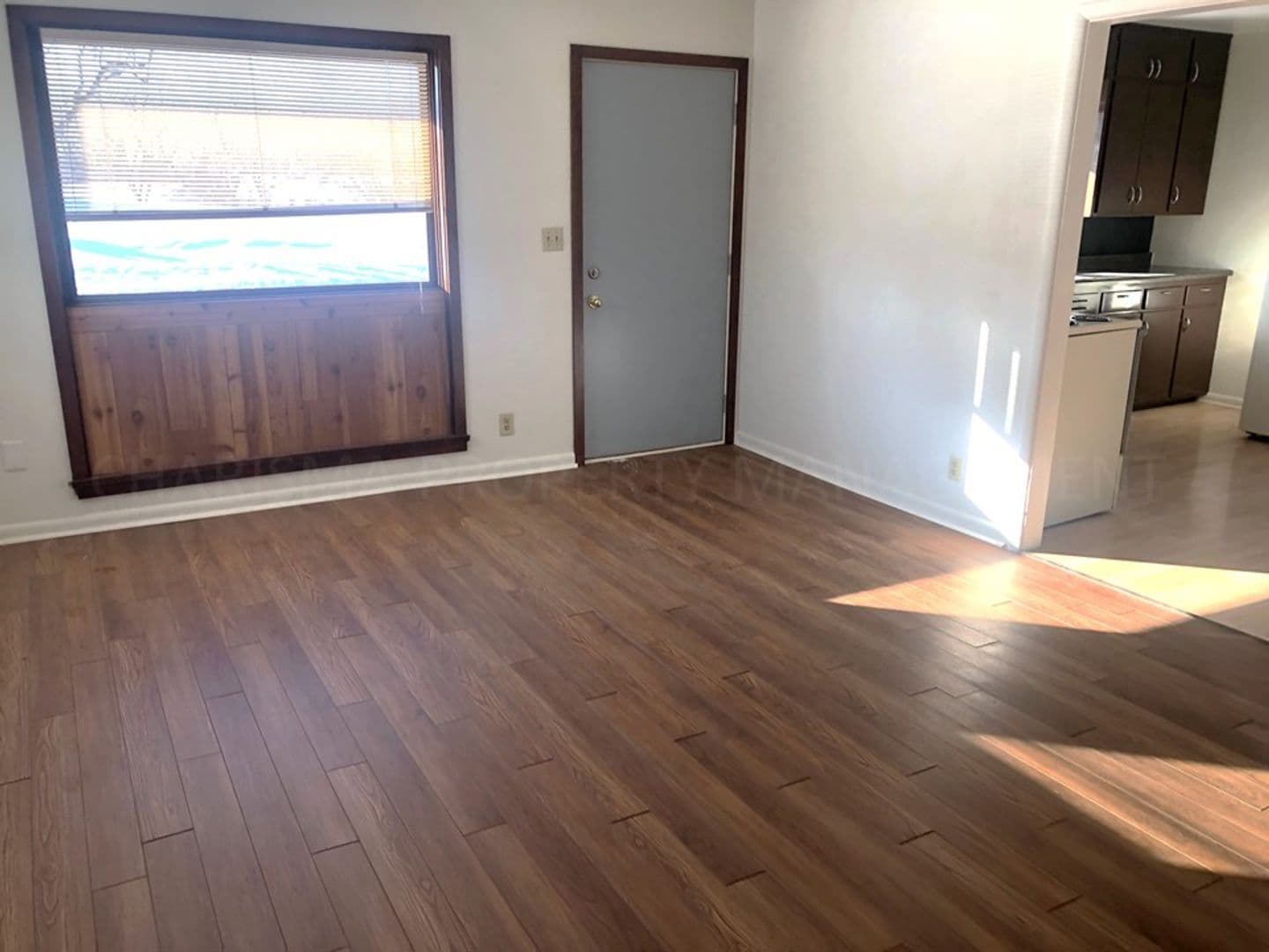 Sioux Falls Apartment: 1104, 1106, 1108 and 1110 S Bahnson Ave