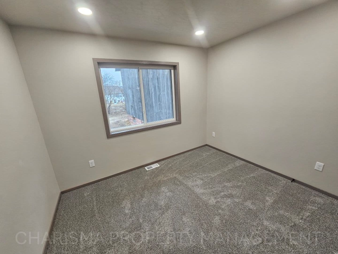 Dell Rapids Apartment: 712 E 6th St