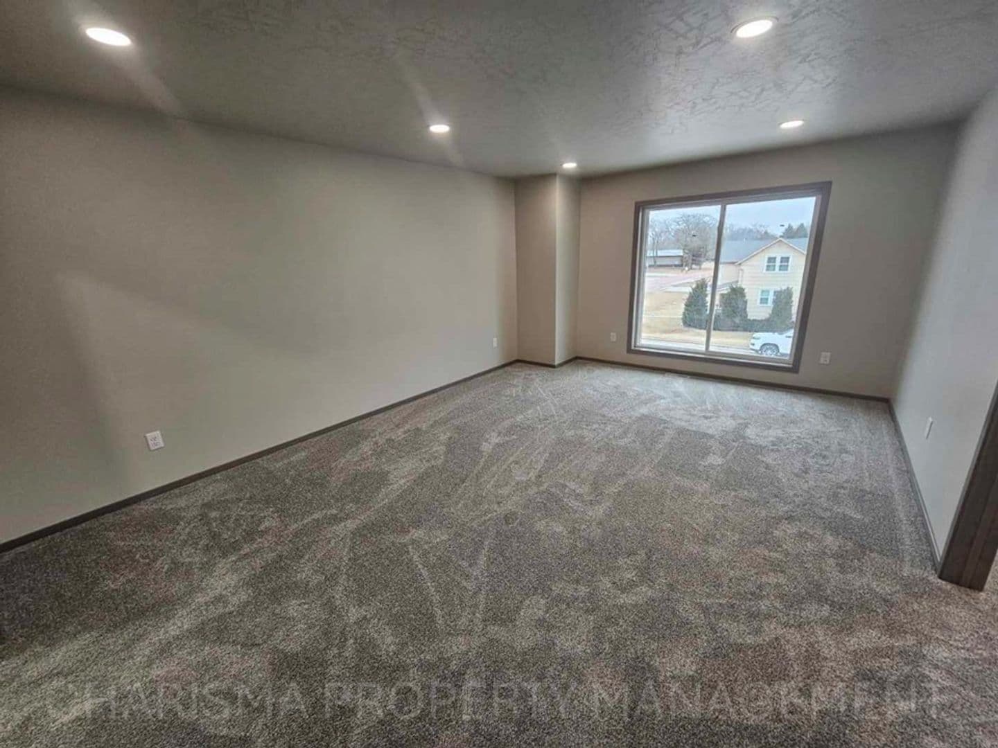 Dell Rapids Apartment: 712 E 6th St