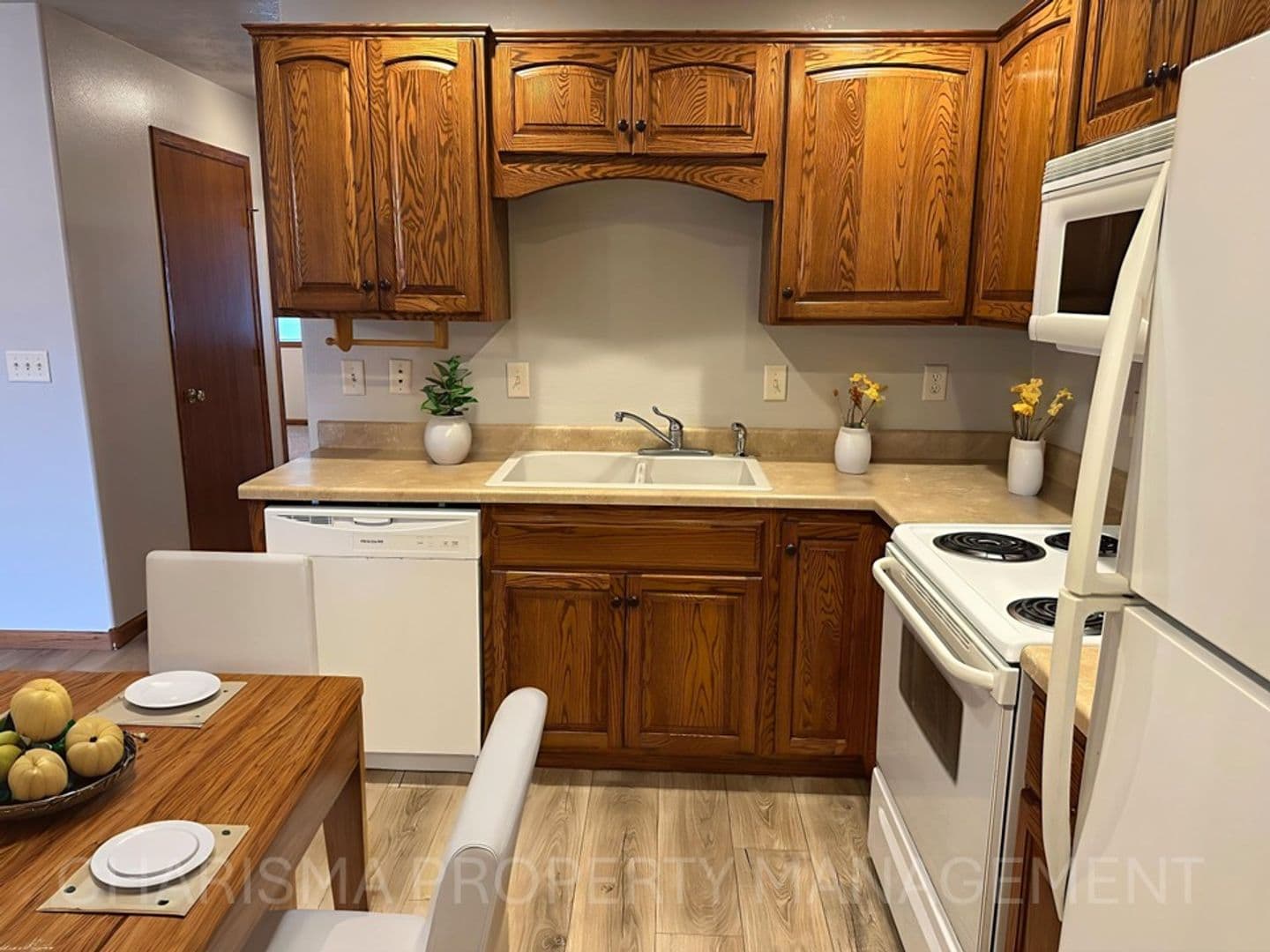 Brandon Apartment: 401 9th Ave N