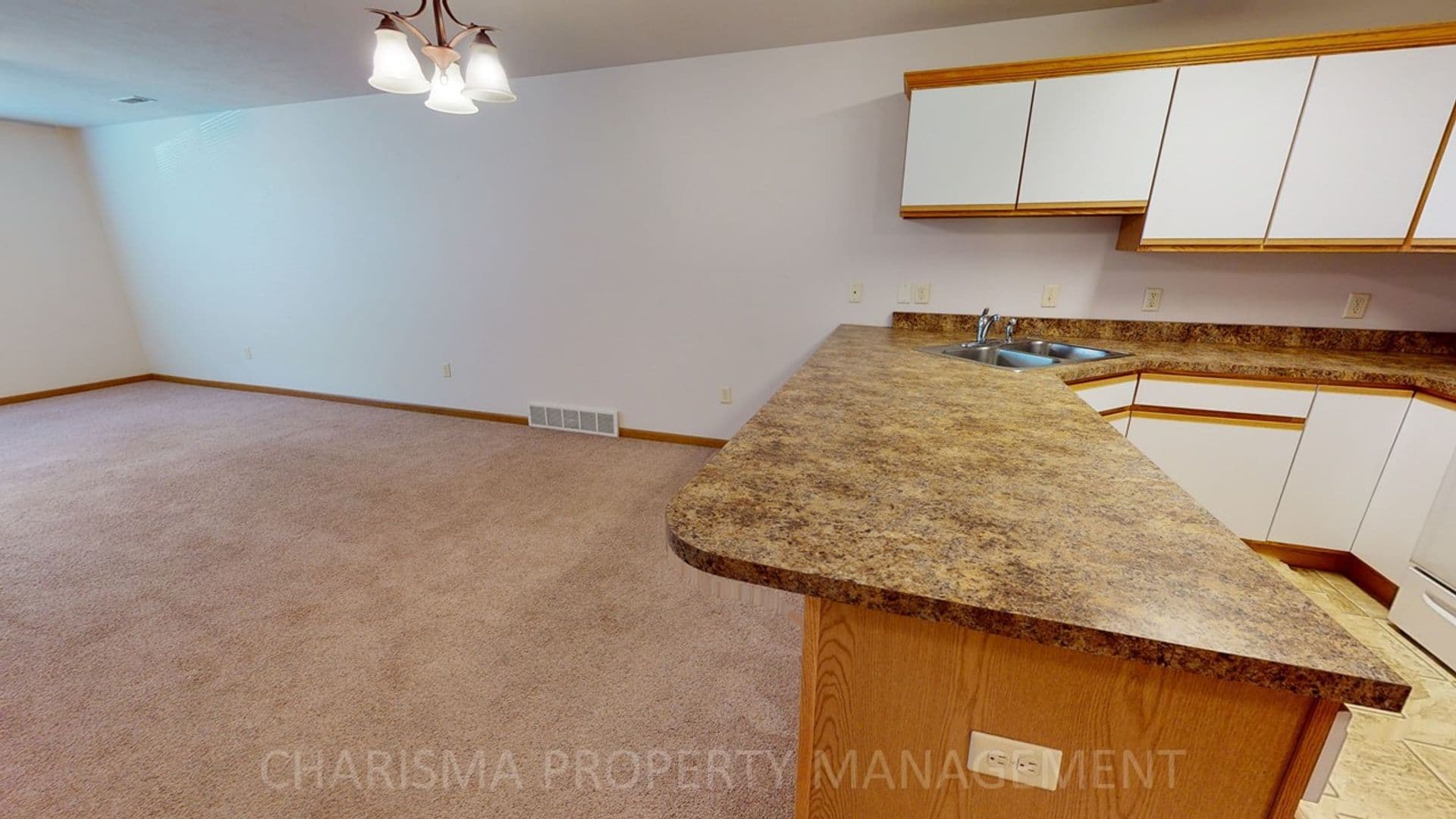 Hartford Apartment: 906 N Western Ave  and 911 N Oaks Ave