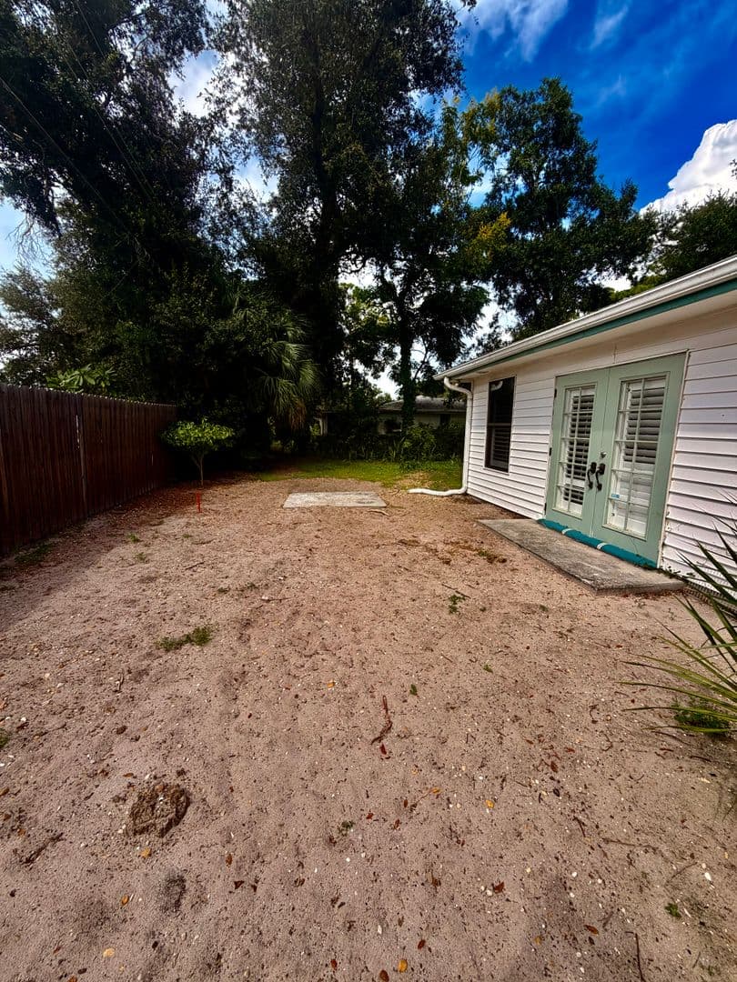 Sarasota House: 4346 Murdock Ave