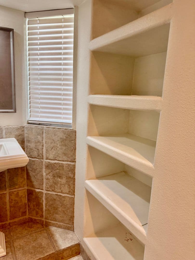 Sarasota House: 4346 Murdock Ave
