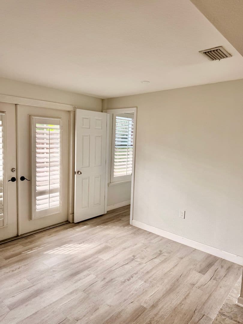 Sarasota House: 4346 Murdock Ave