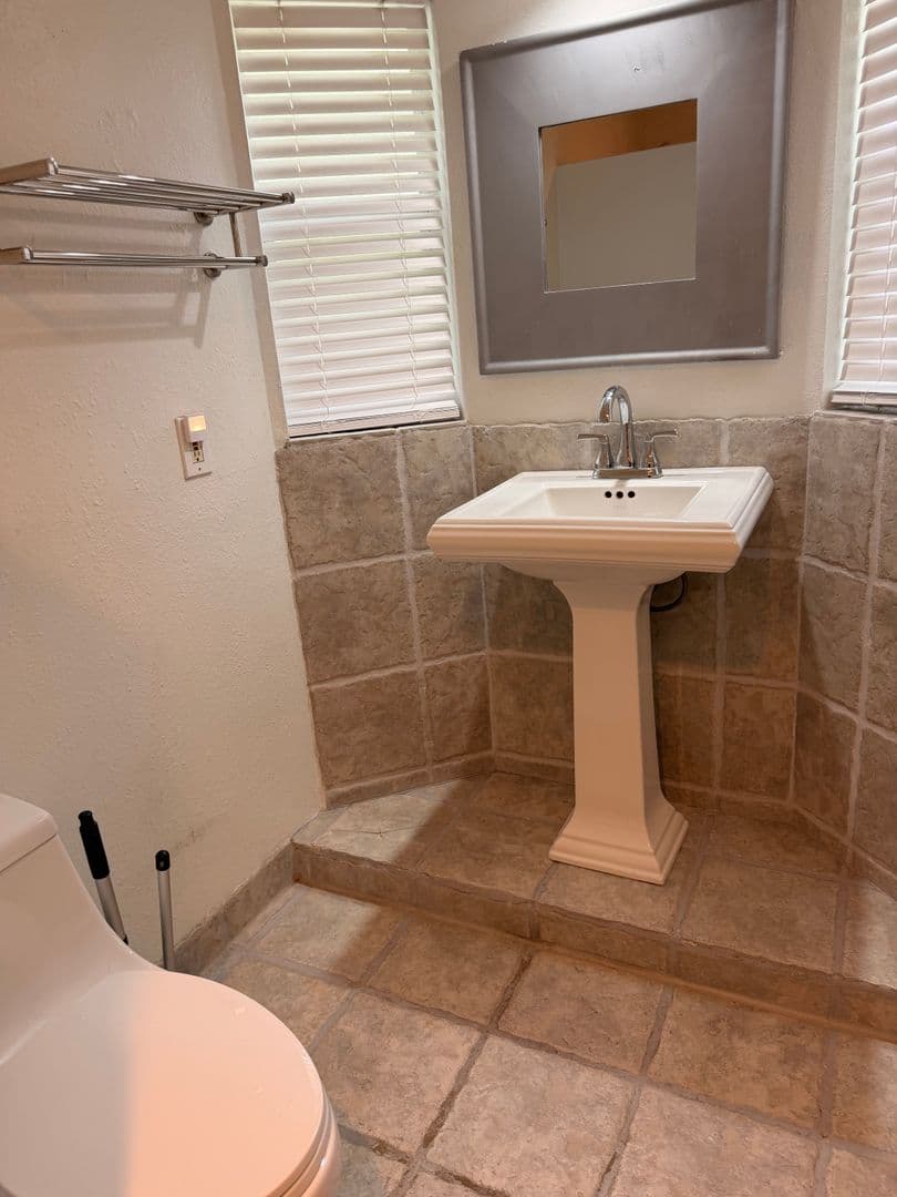 Sarasota House: 4346 Murdock Ave