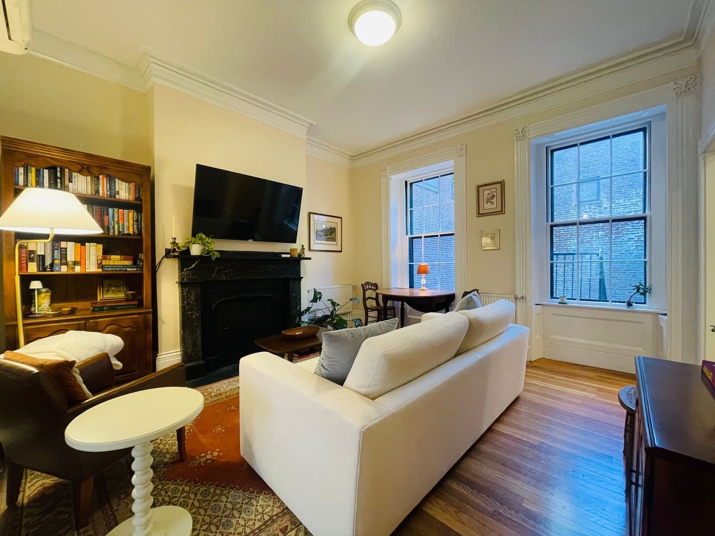 Boston Apartment: 107 Pinckney Street