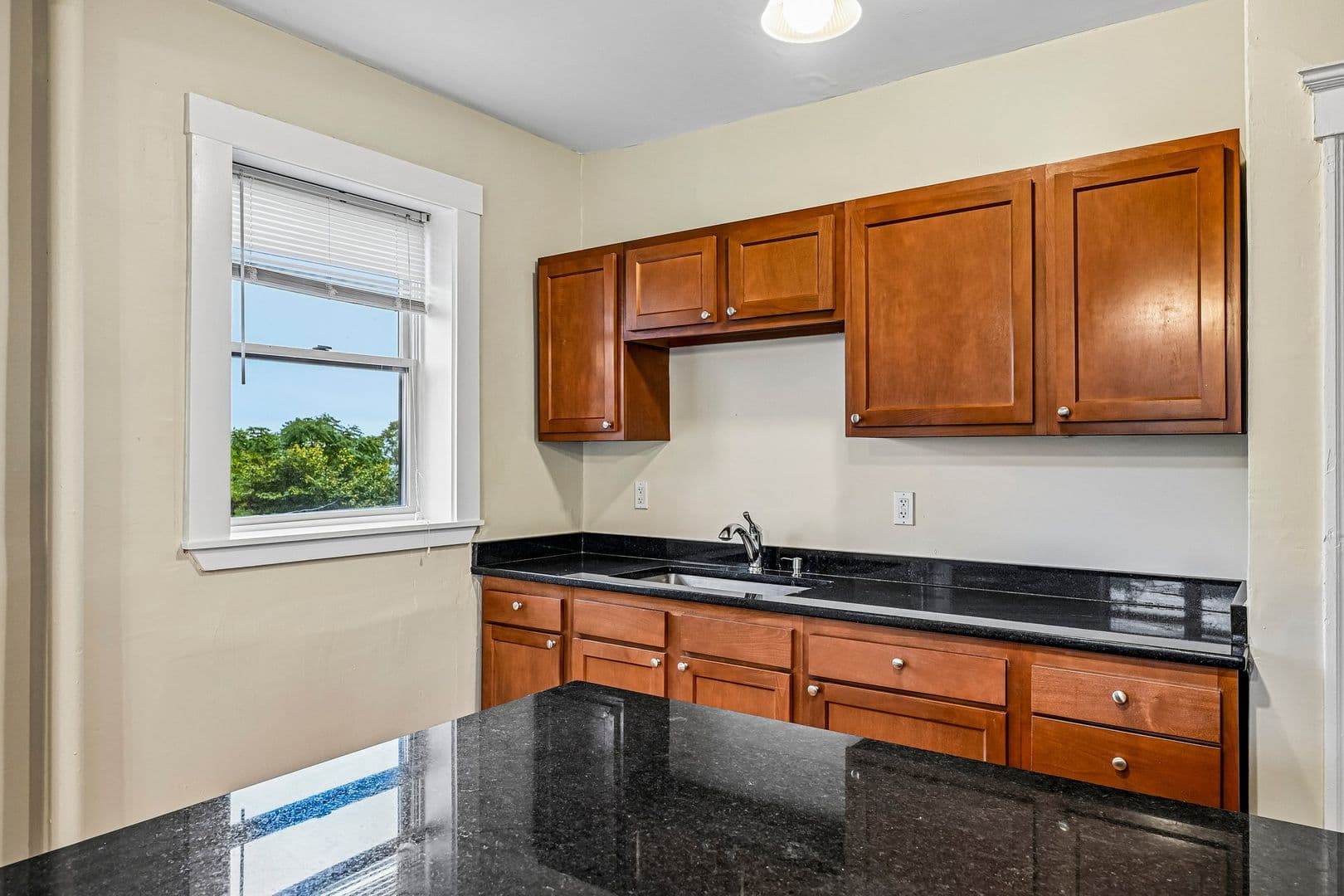 Medford Apartment: 4-7 Sherborn Court/463-475 Broadway