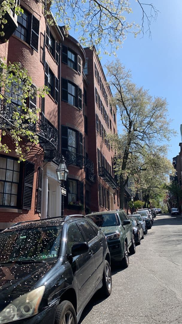 Boston Apartment: 105 Pinckney Street