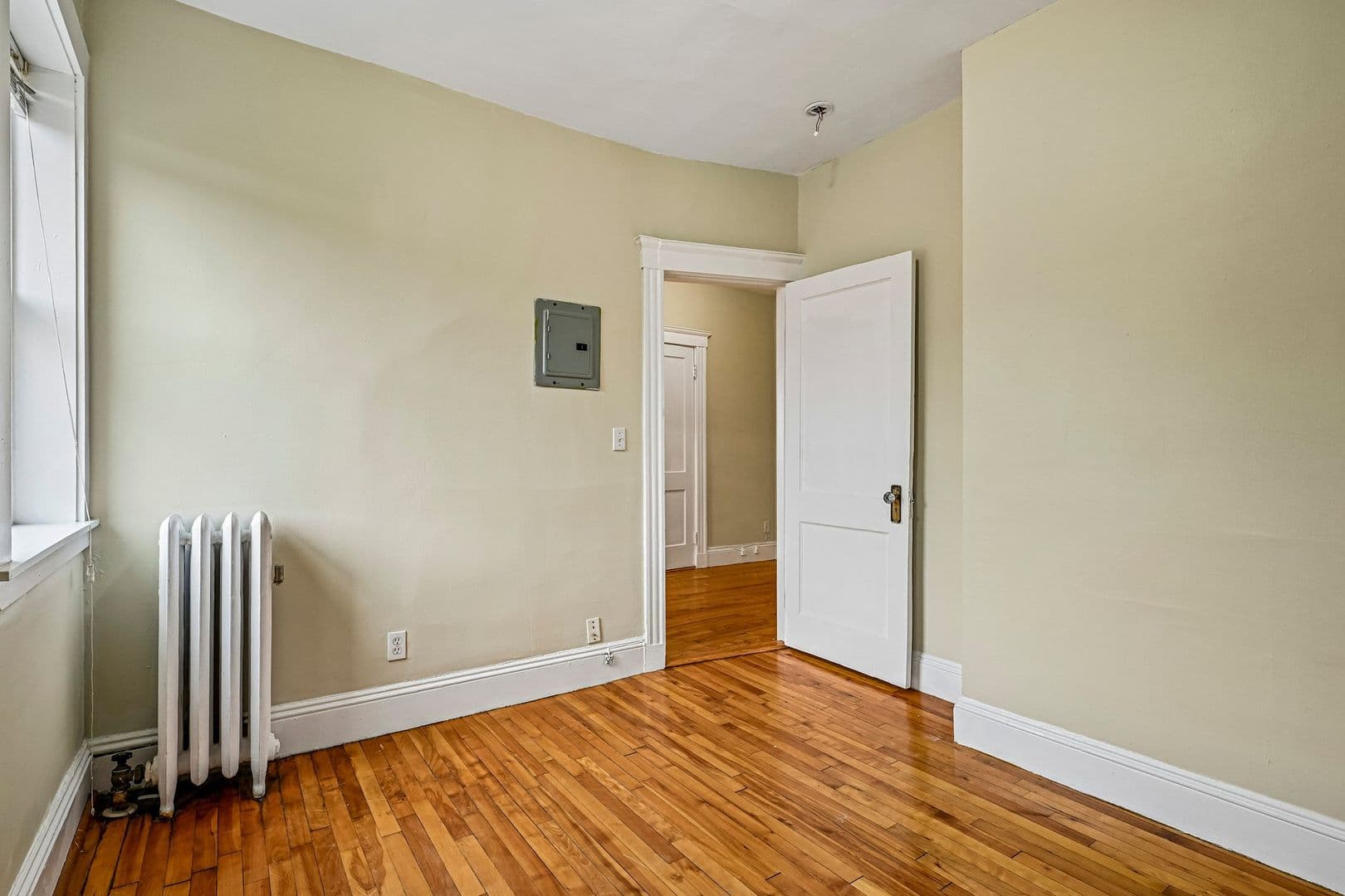 Medford Apartment: 4-7 Sherborn Court/463-475 Broadway