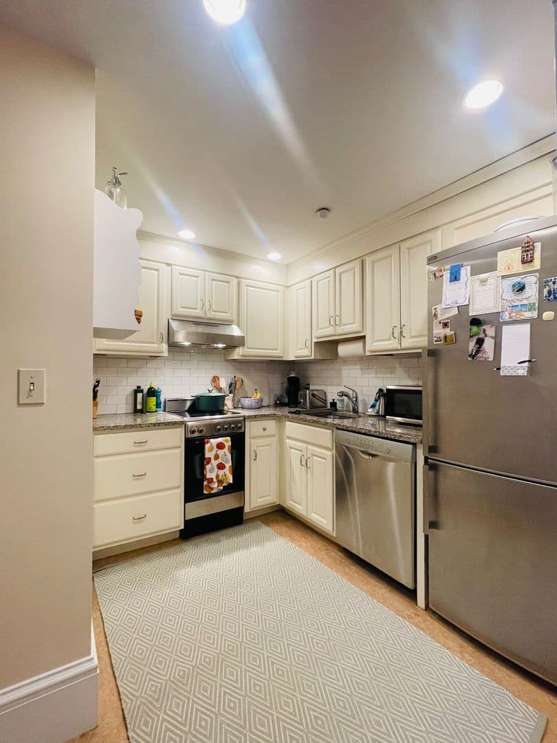 Boston Apartment: 107 Pinckney Street