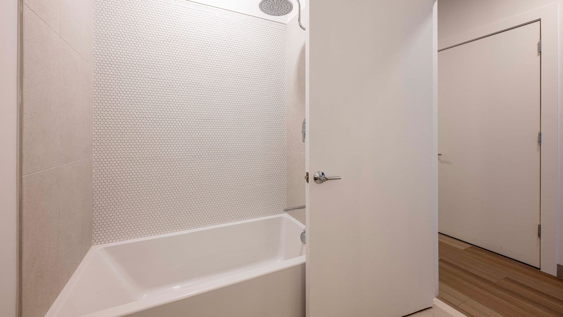 Wilton Apartment: 22 Hubbard Rd