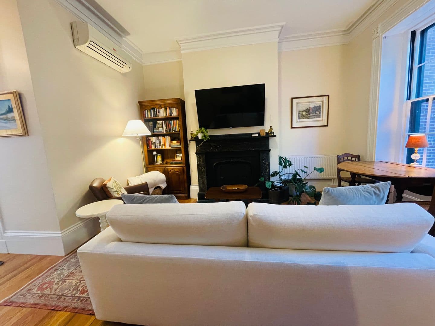 Boston Apartment: 107 Pinckney Street