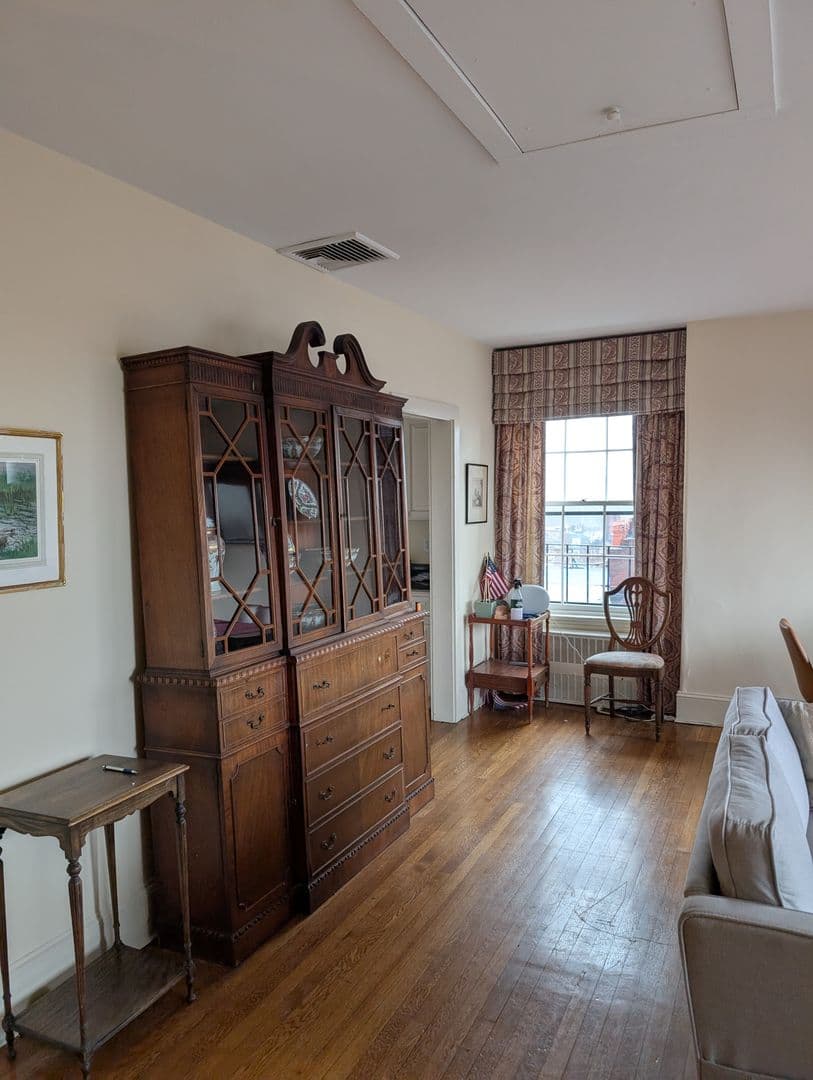 Boston Apartment: 2 Louisburg Square
