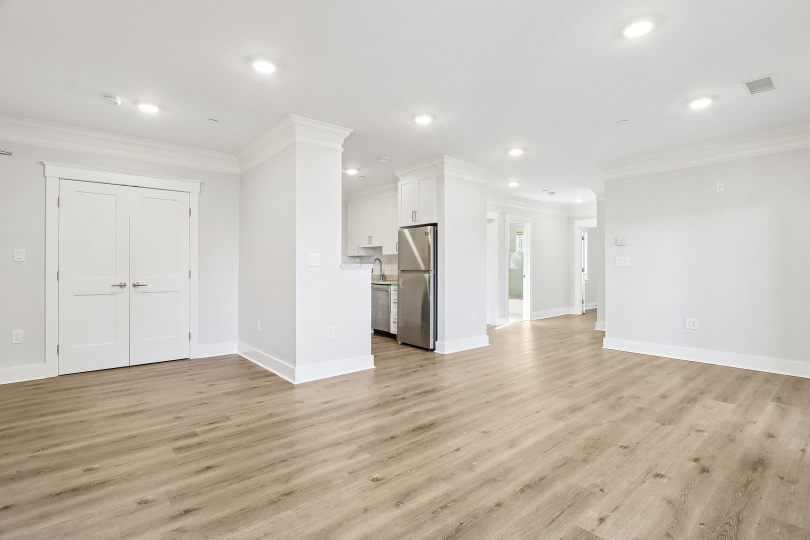 Medfield Apartment: 13-18 Hennery Way