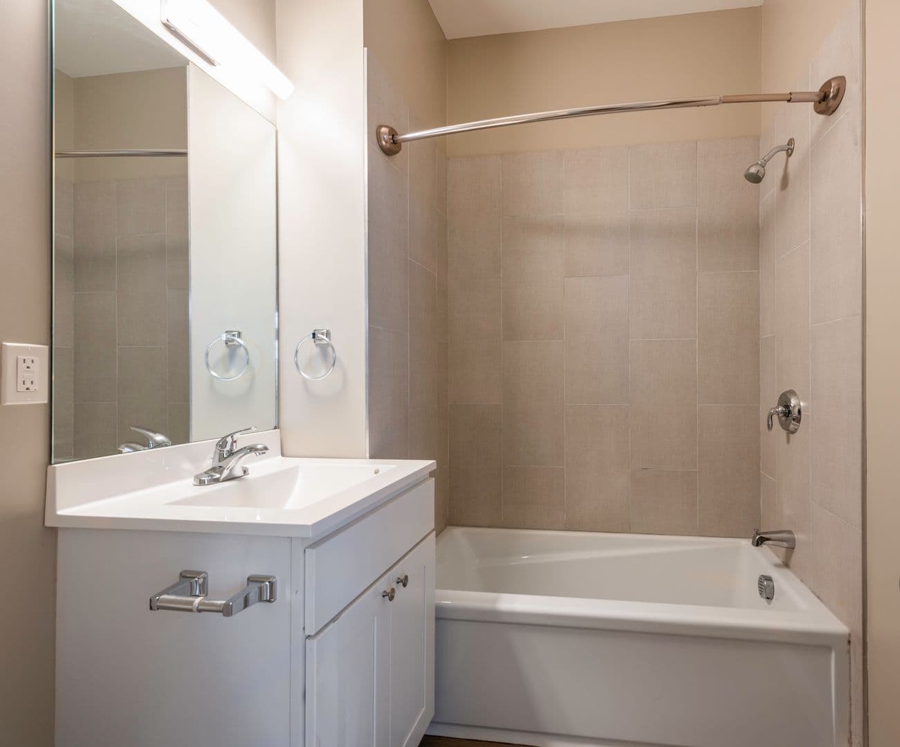 Wakefield Apartment: 600 North Ave