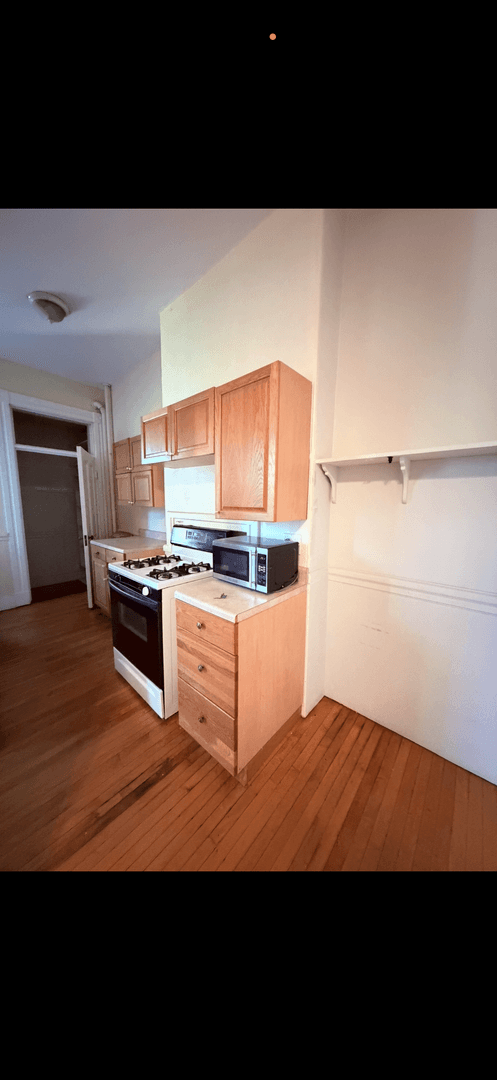 Somerville Apartment: 124 Summer St