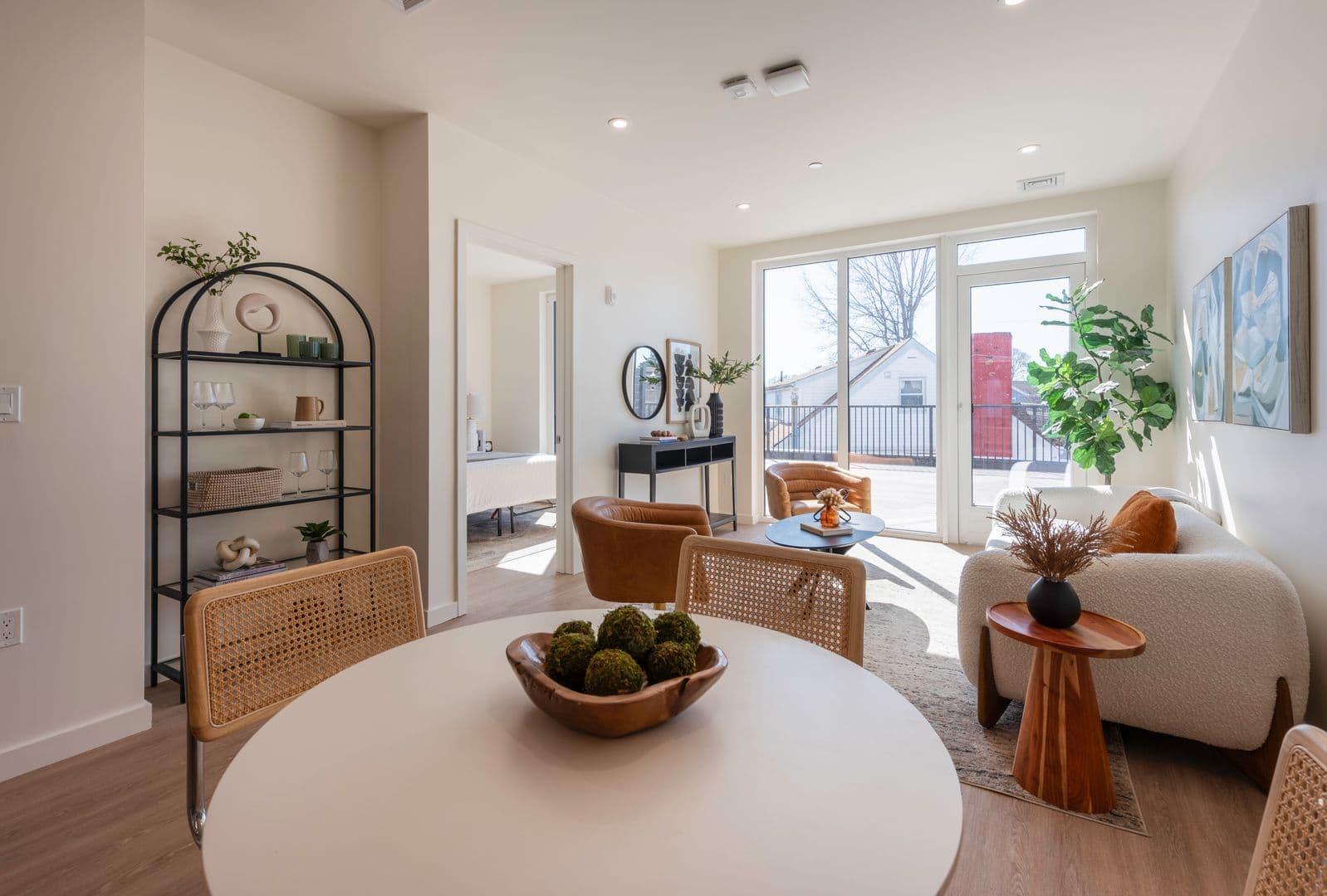 Revere Apartment: 810 Washington Ave