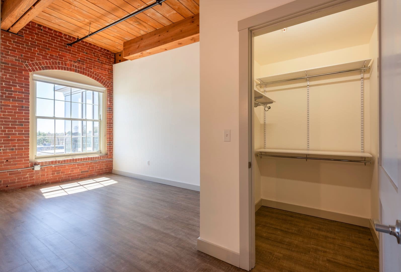 Lowell Apartment: 165 Thorndike Street