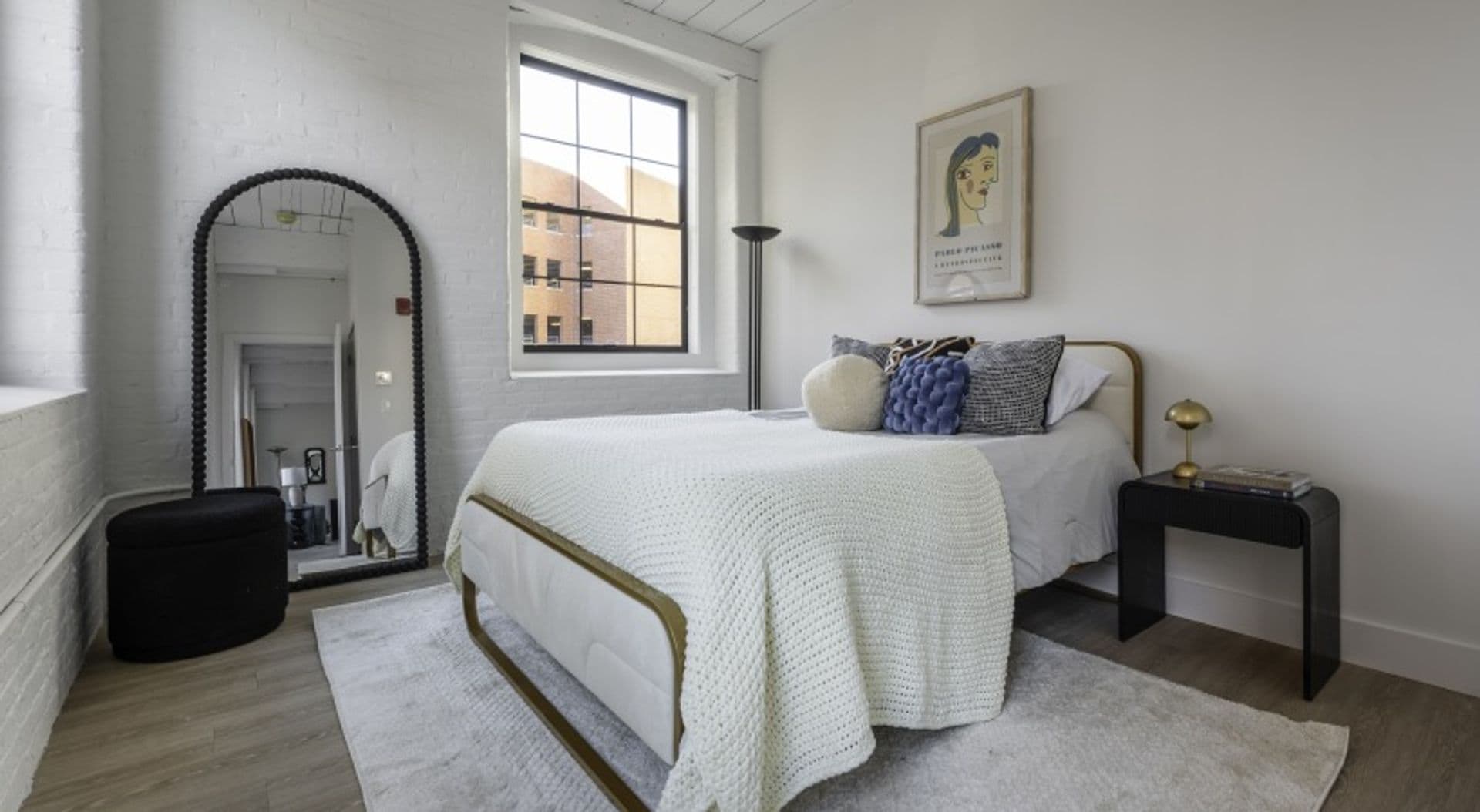 Haverhill Apartment: 86 Essex St.