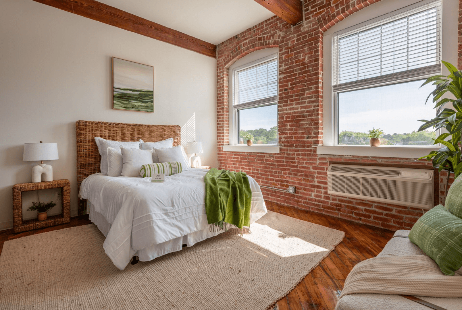 Brockton Apartment: 157 Centre Street