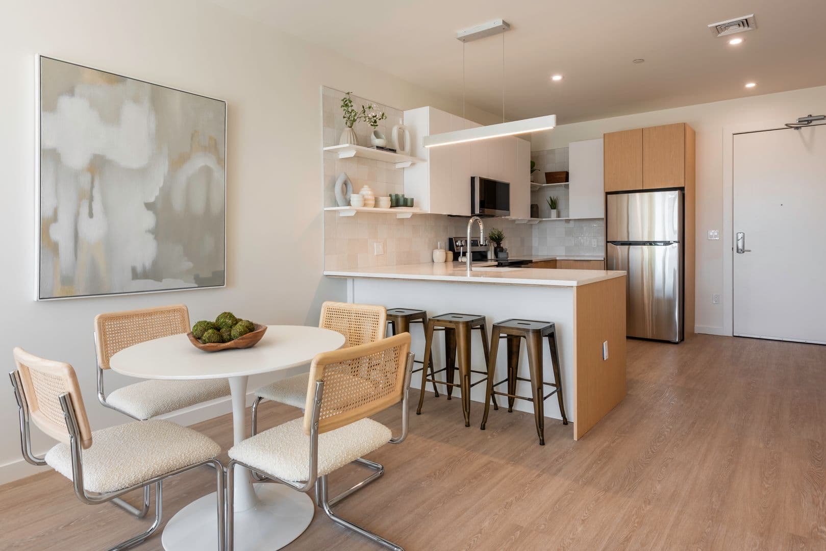 Revere Apartment: 810 Washington Ave