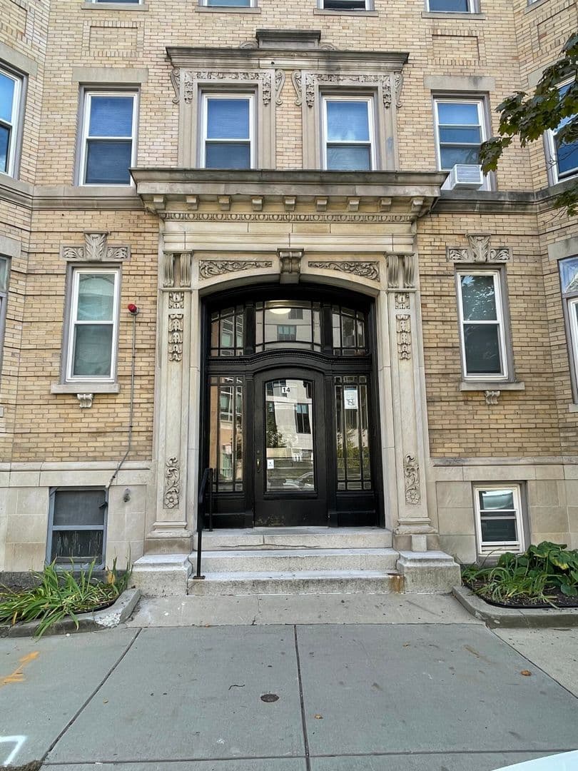 Boston Apartment: 11 Tetlow St