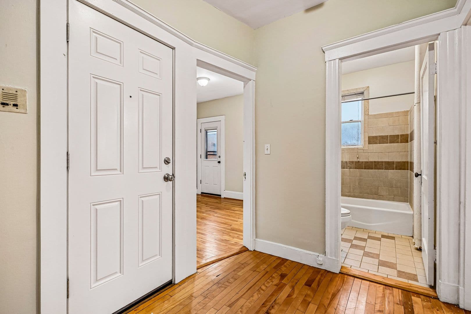 Medford Apartment: 4-7 Sherborn Court/463-475 Broadway