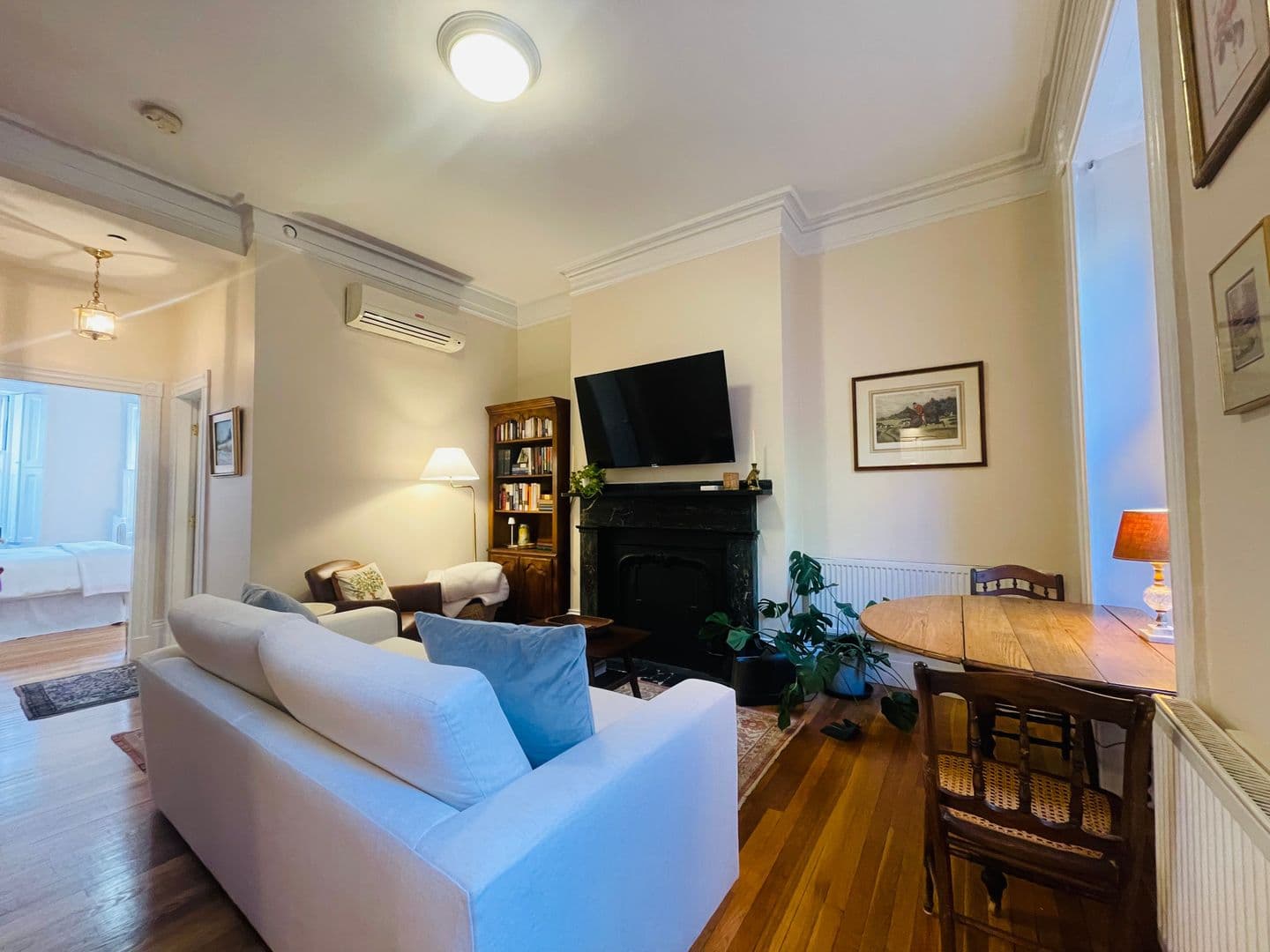 Boston Apartment: 107 Pinckney Street