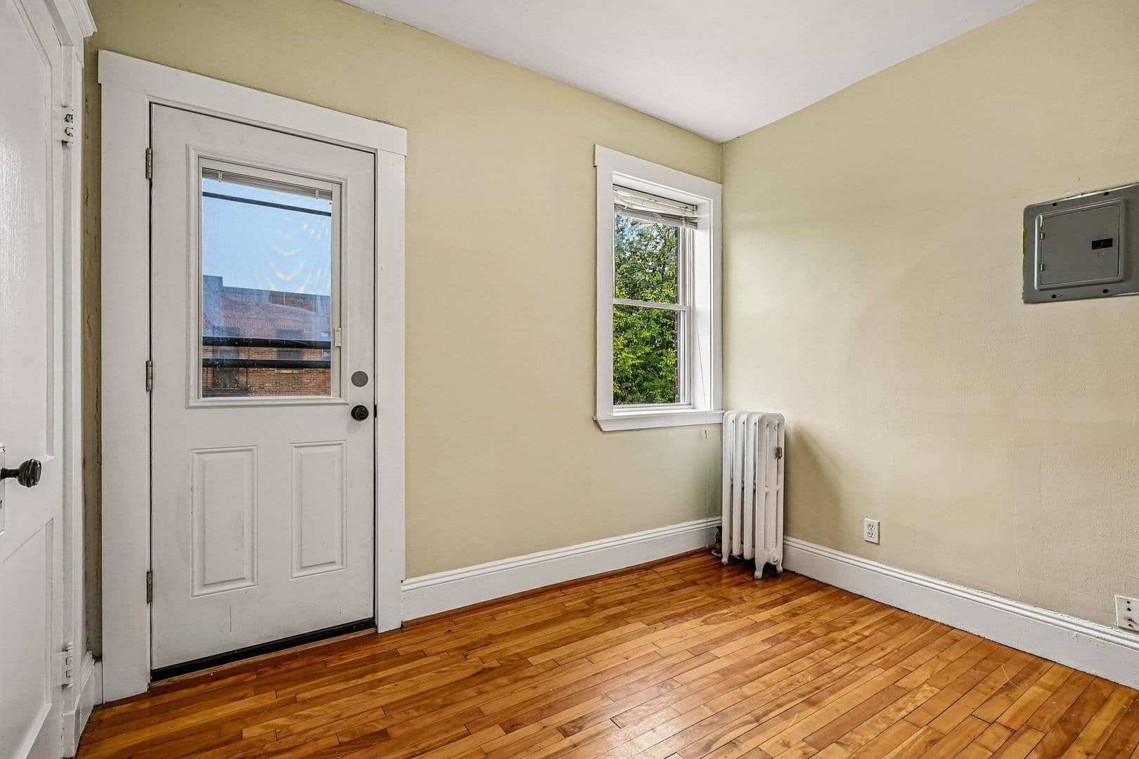 Medford Apartment: 4-7 Sherborn Court/463-475 Broadway