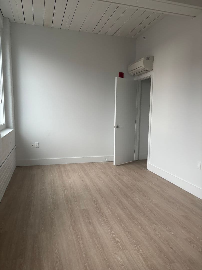 Haverhill Apartment: 86 Essex St.