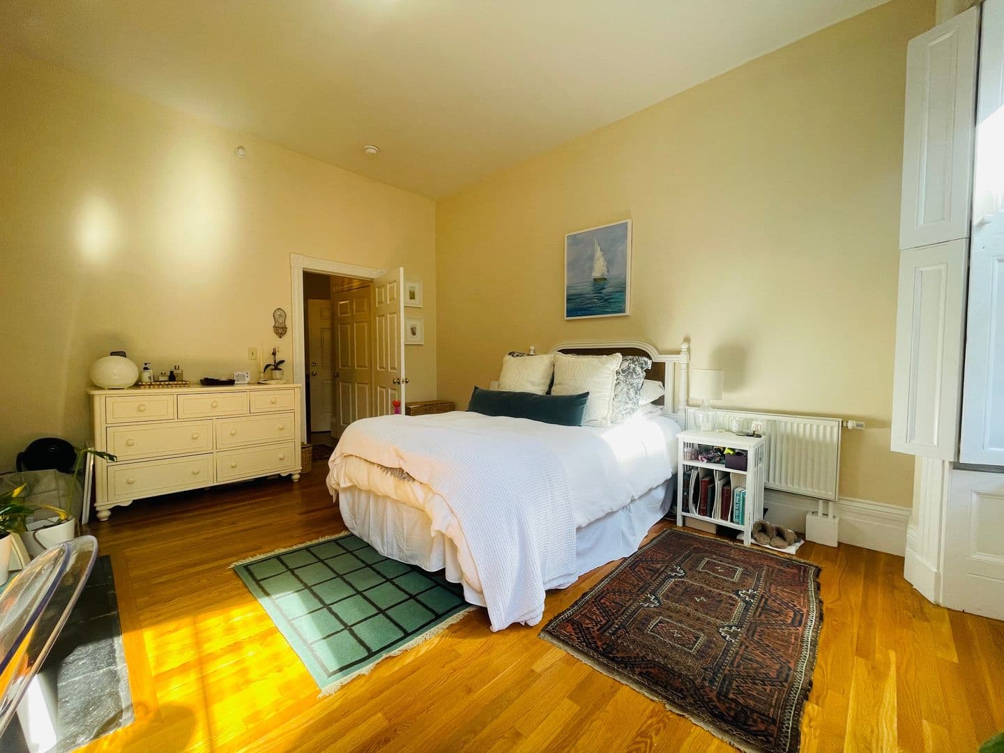 Boston Apartment: 107 Pinckney Street