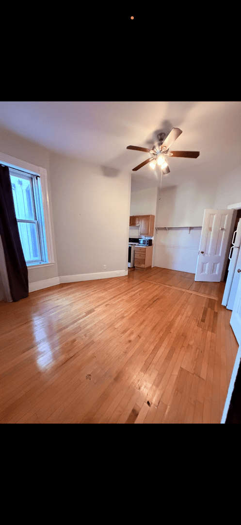 Somerville Apartment: 124 Summer St