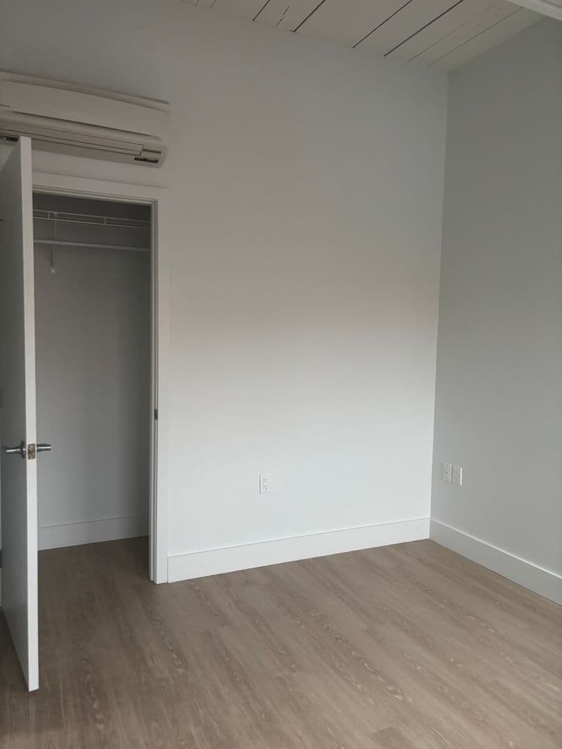 Haverhill Apartment: 86 Essex St.