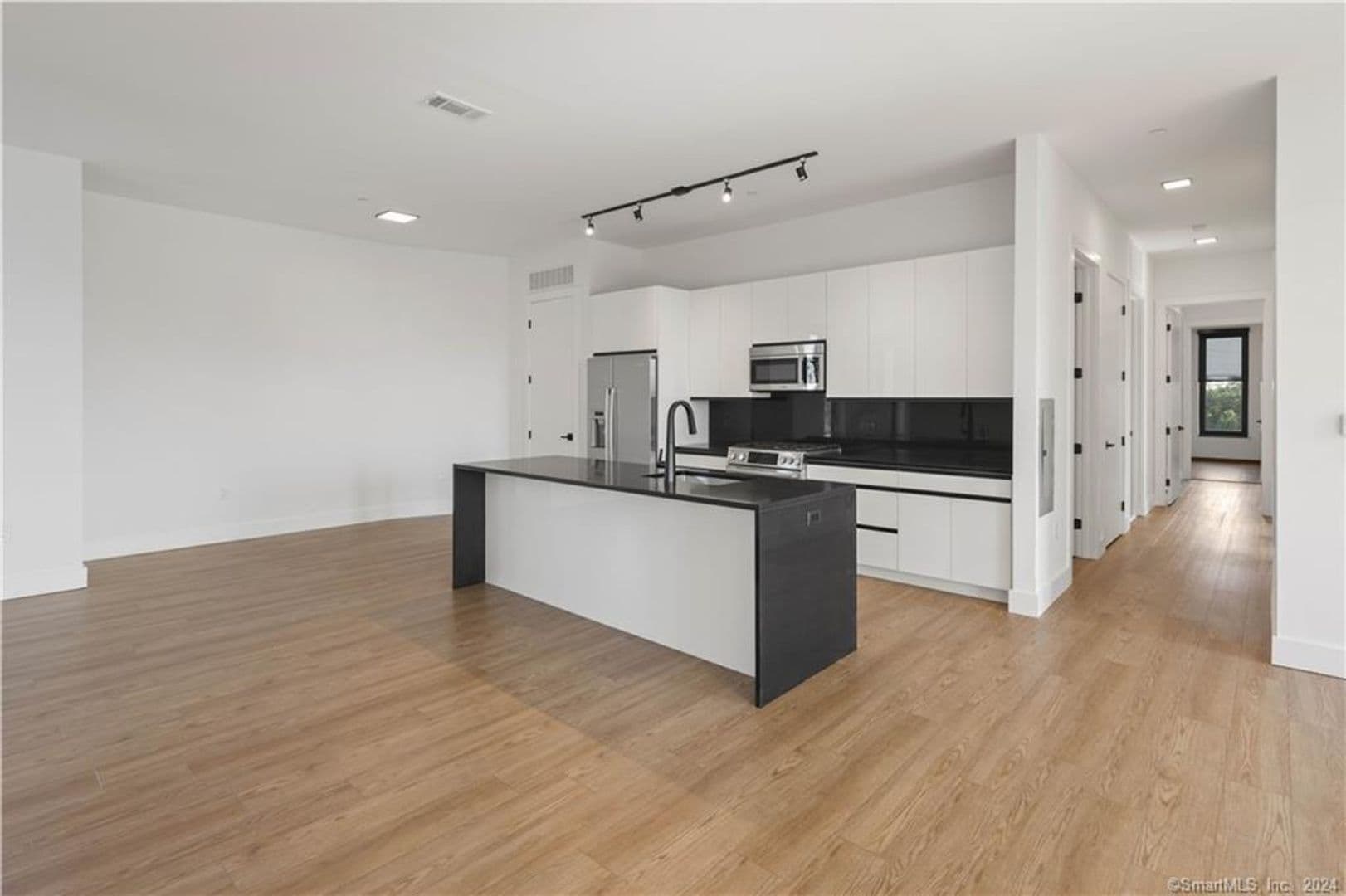 Fairfield Apartment: 78 Unquowa Place