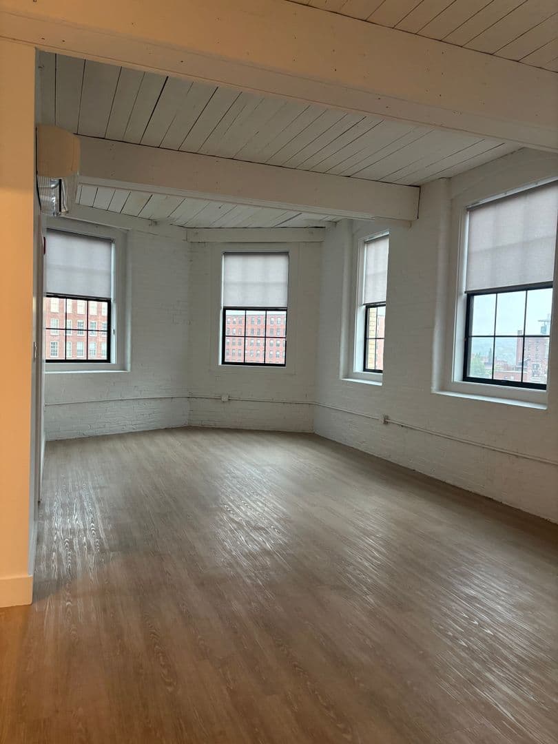 Haverhill Apartment: 86 Essex St.