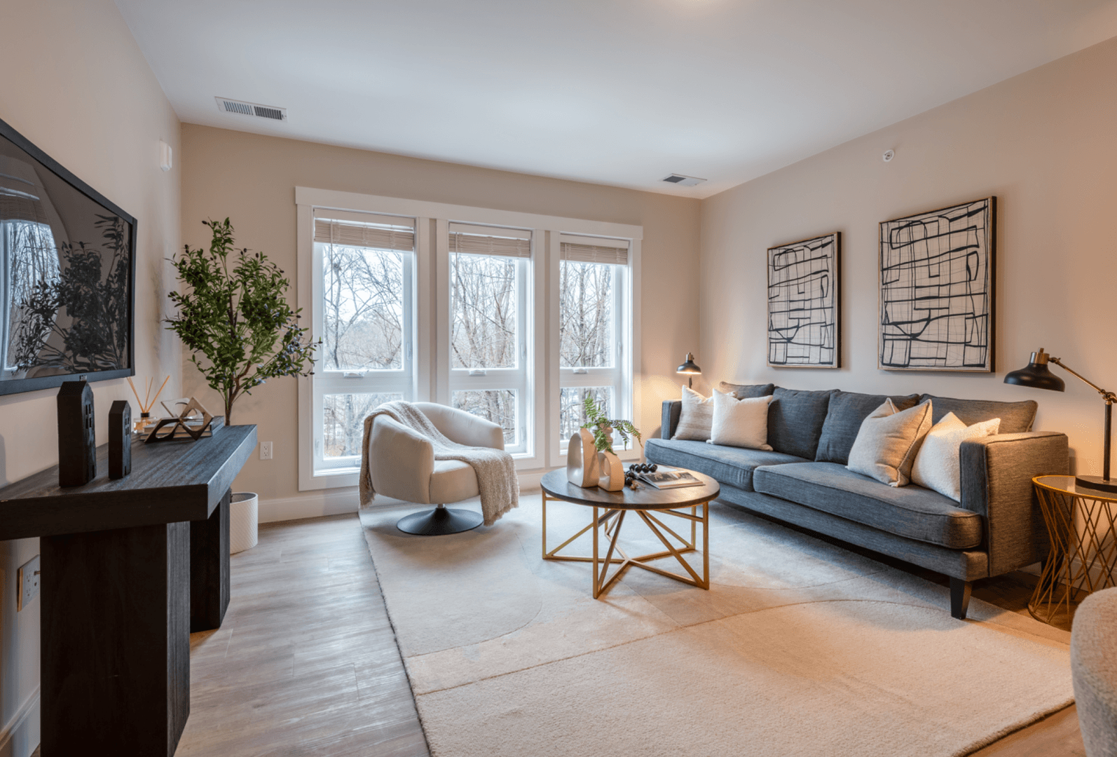Milton Apartment: 936 Brush Hill Road