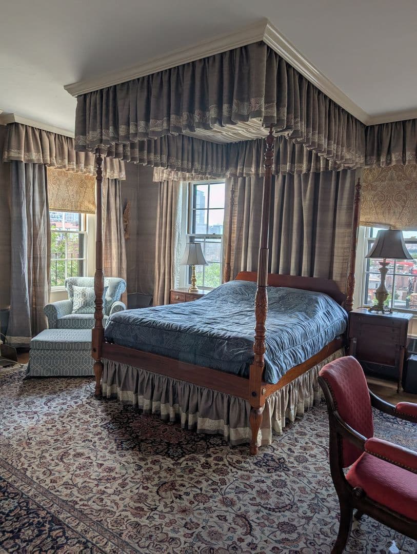 Boston Apartment: 2 Louisburg Square
