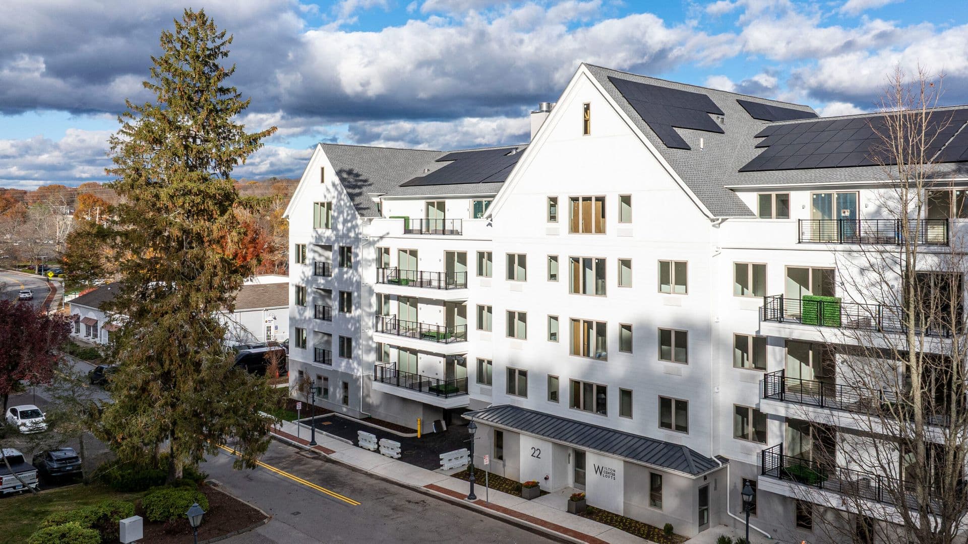 Wilton Apartment: 22 Hubbard Rd