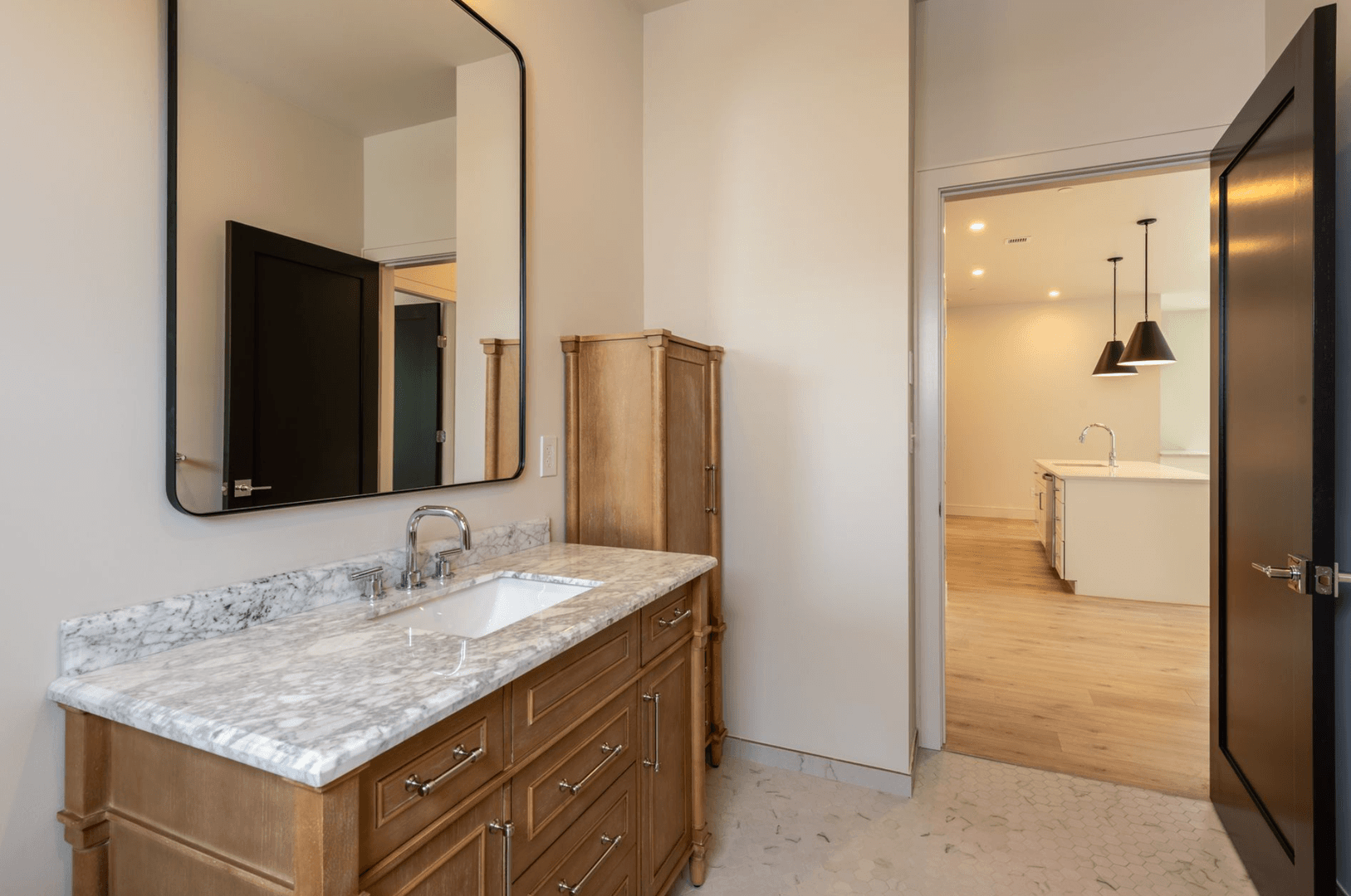 Norwood Apartment: 1223 Washington Street