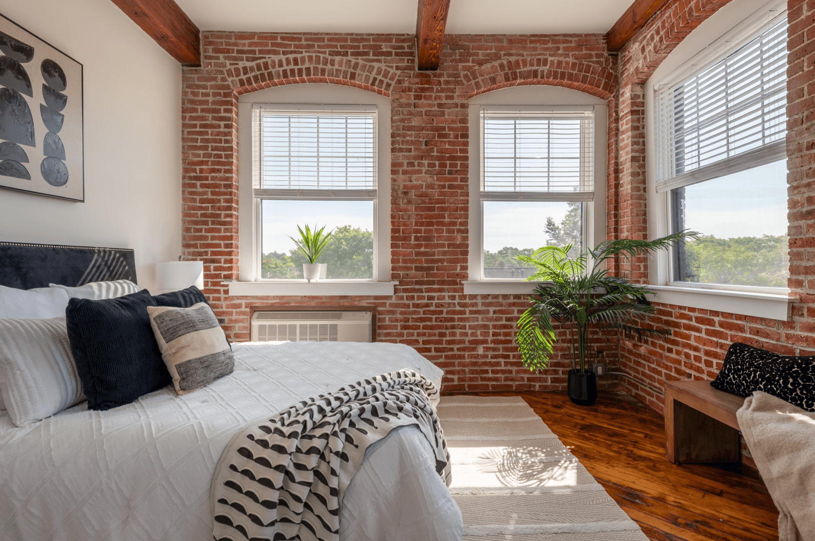 Brockton Apartment: 157 Centre Street