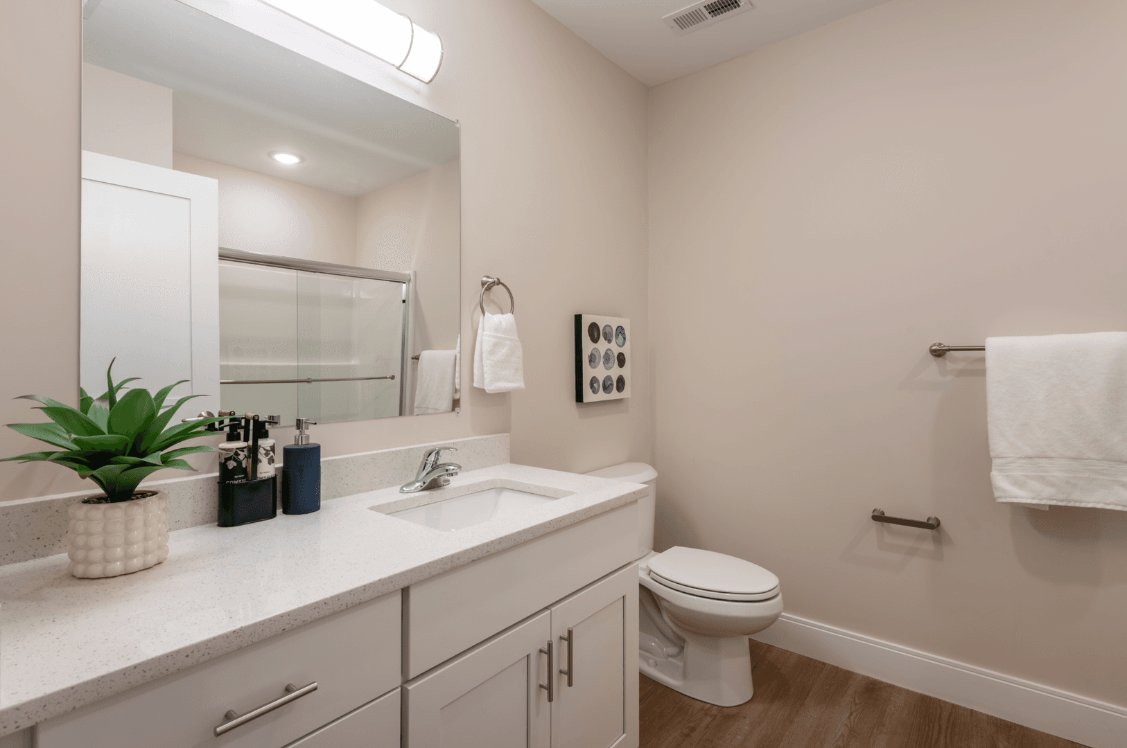 Milton Apartment: 936 Brush Hill Road