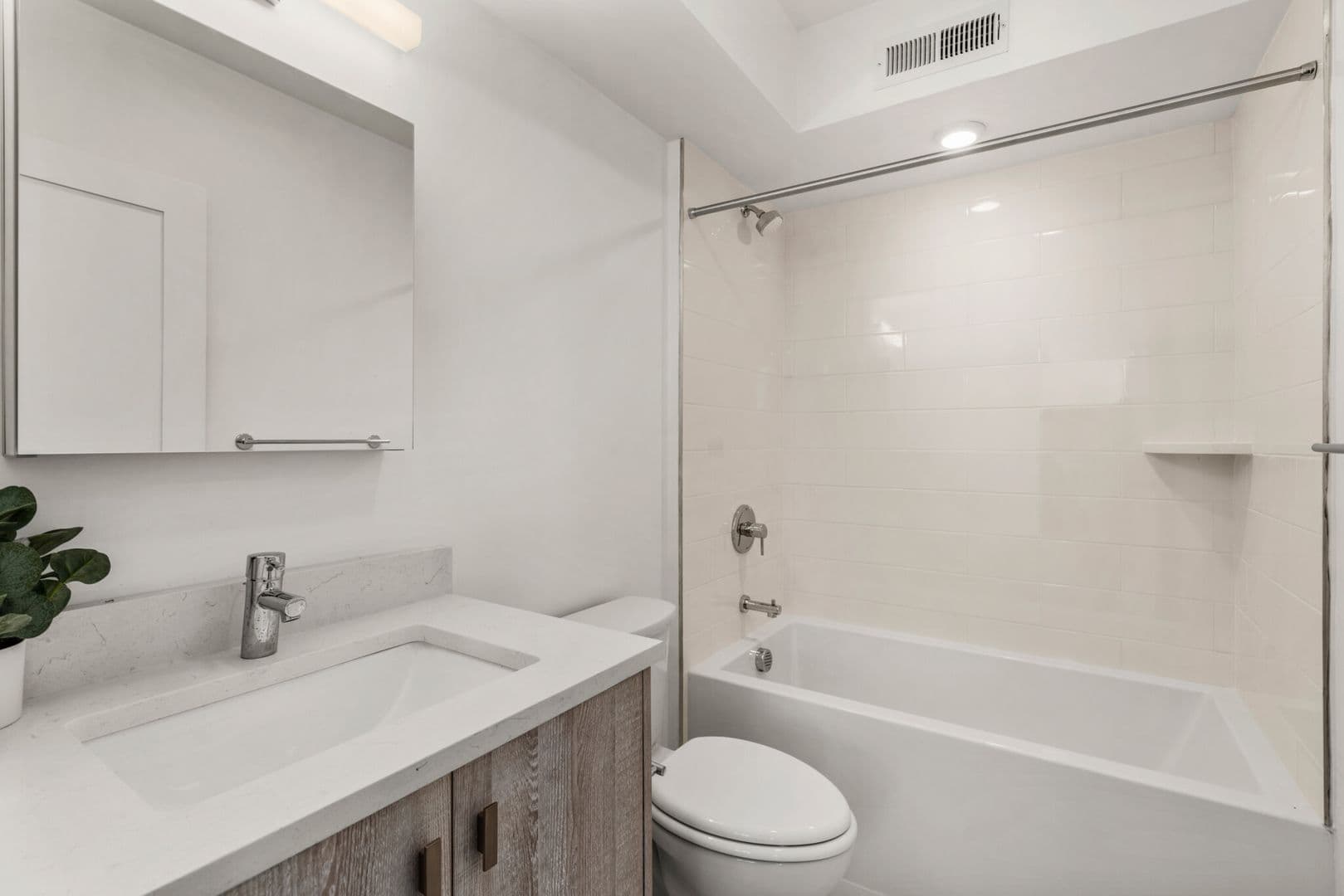 East Boston Apartment: 917 Bennington St