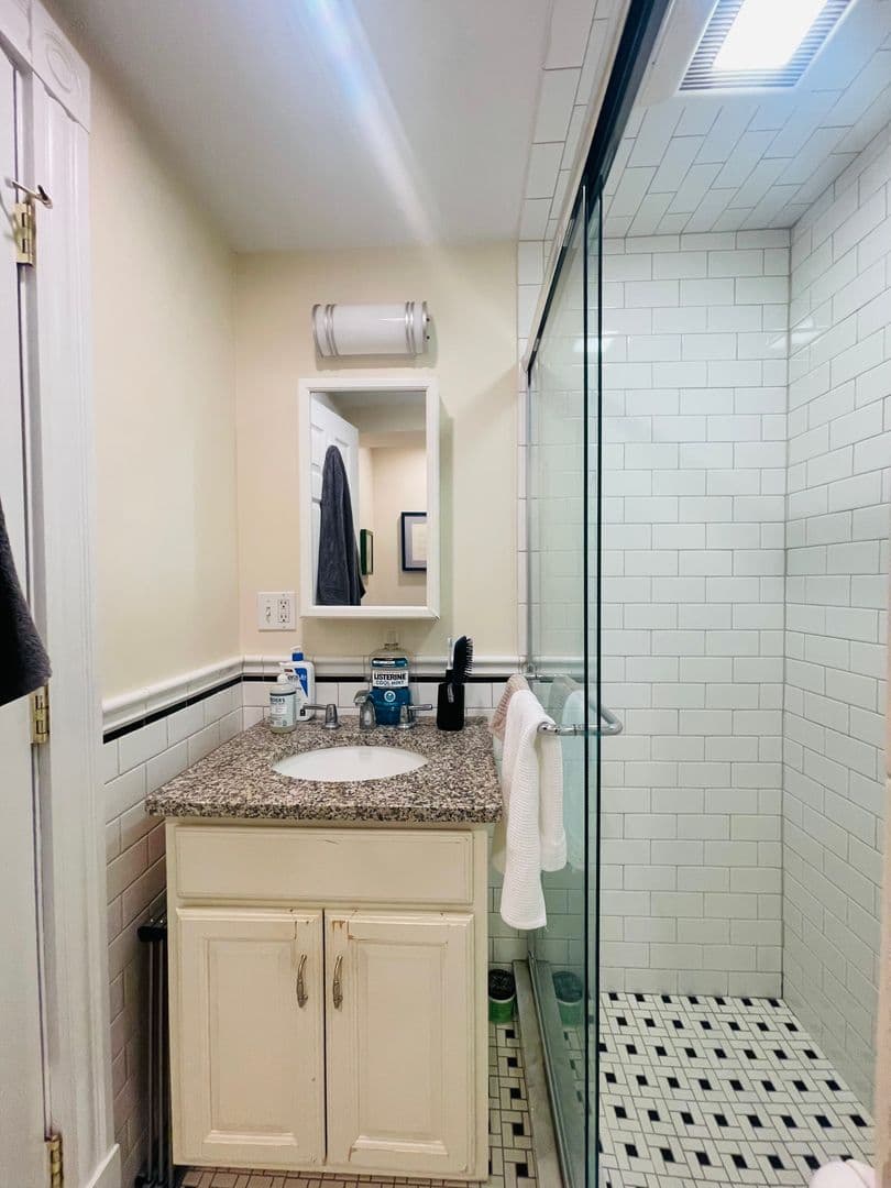 Boston Apartment: 107 Pinckney Street
