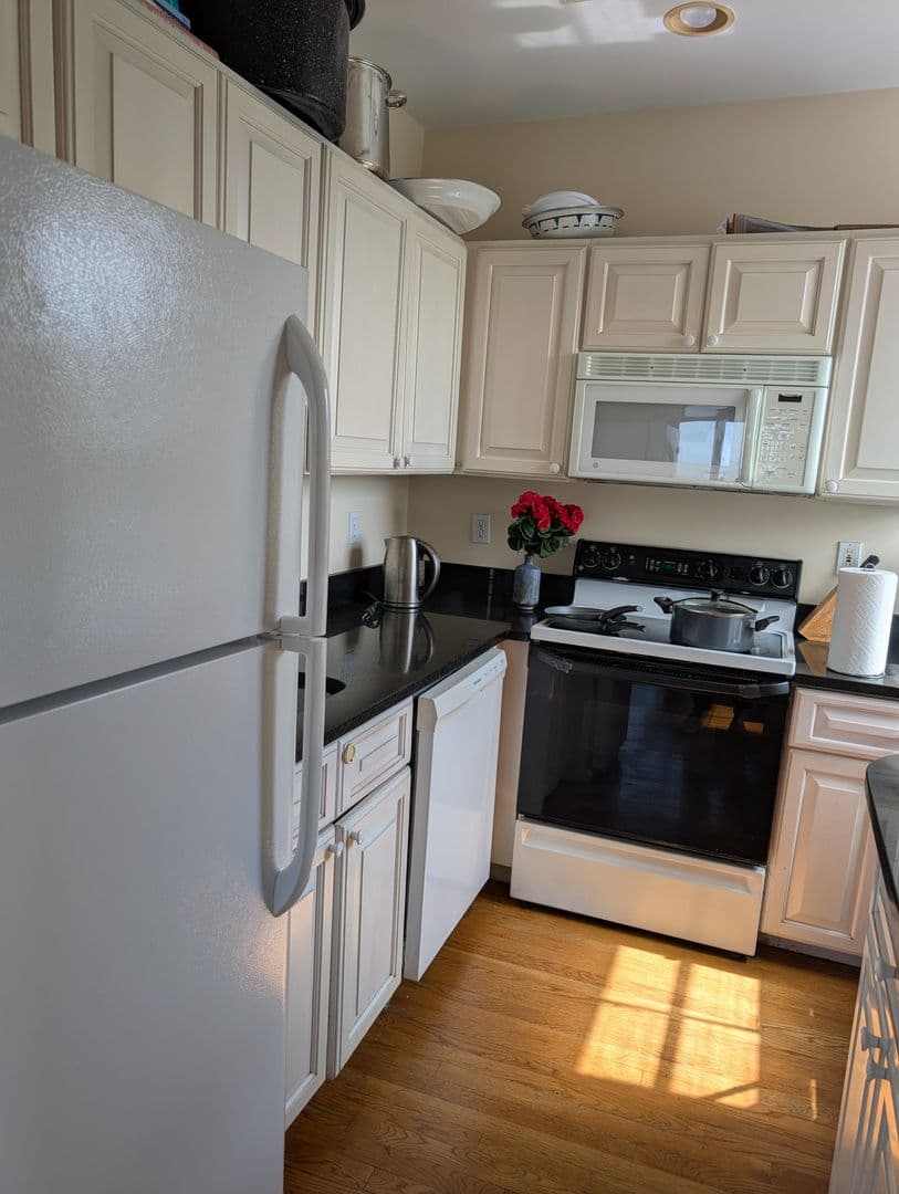Boston Apartment: 2 Louisburg Square