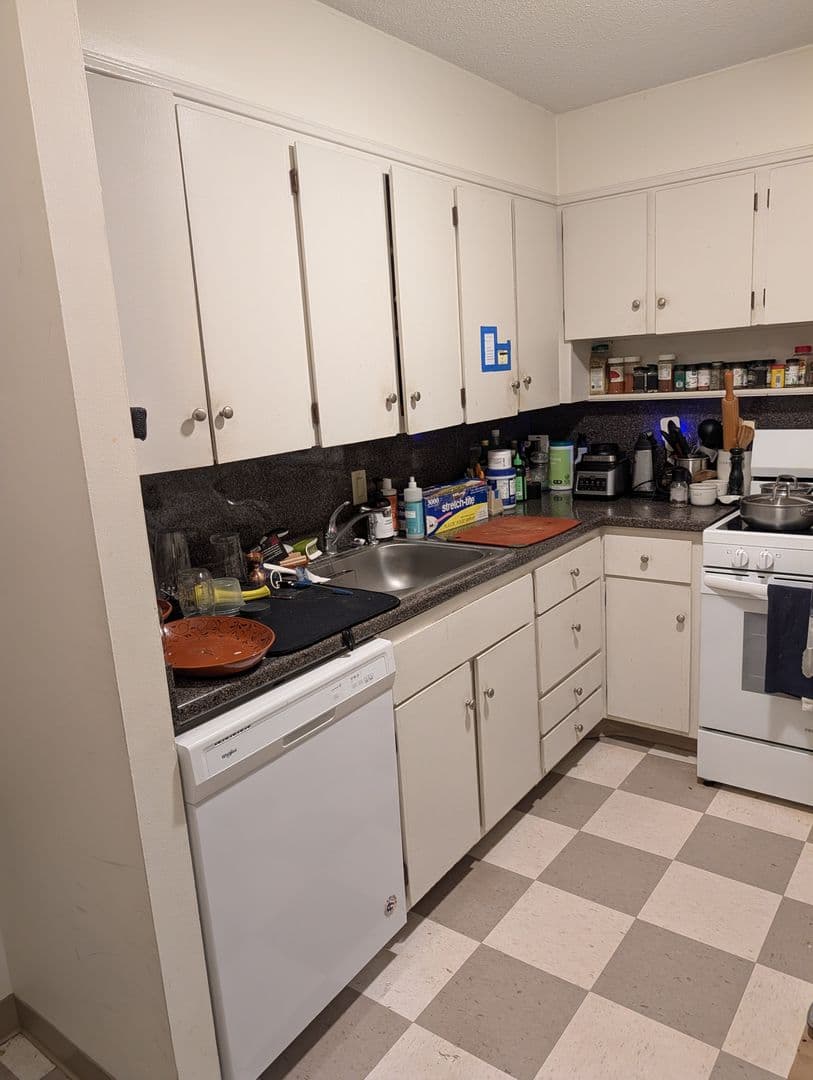 Boston Apartment: 130-140 Bowdoin Street