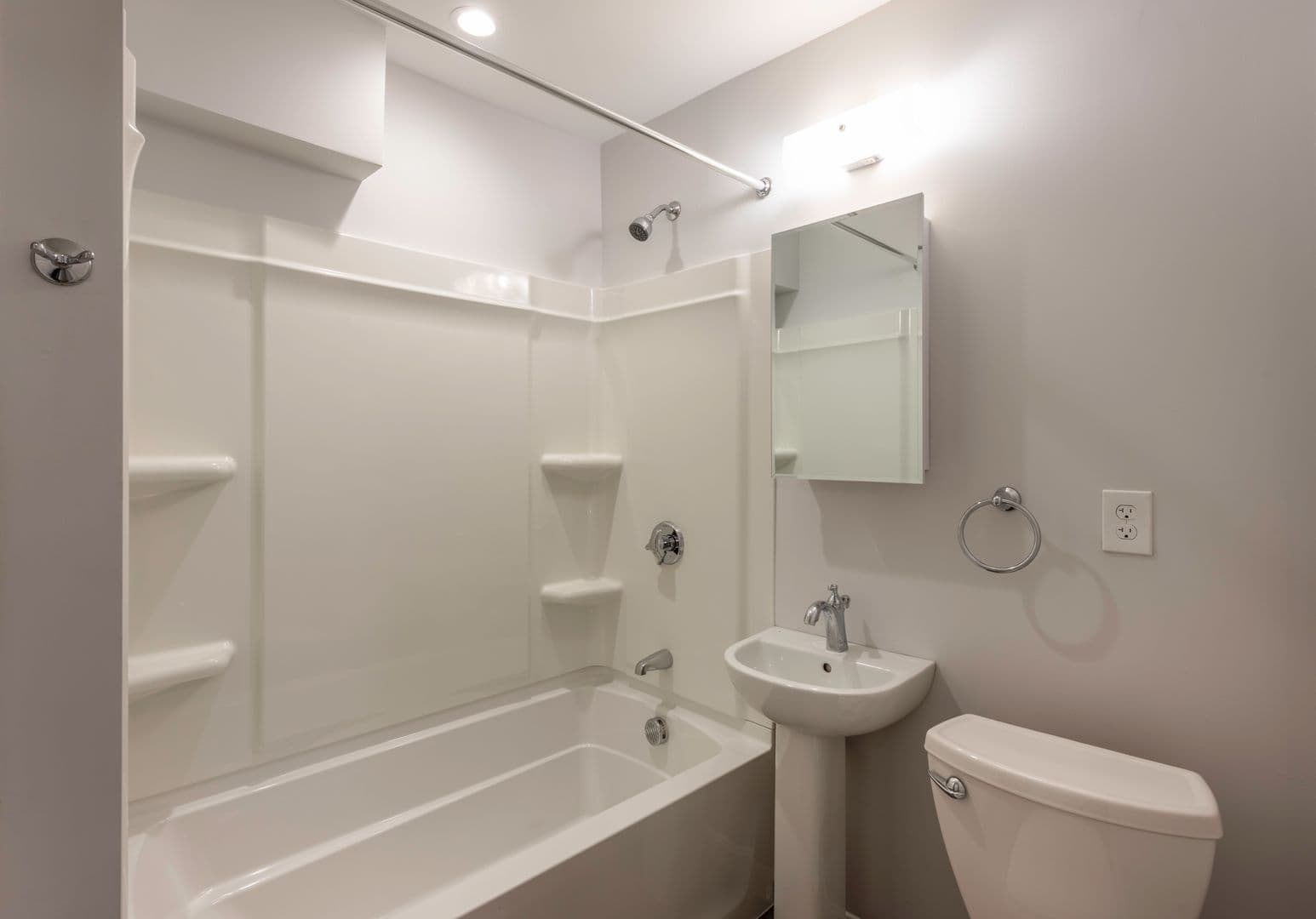 Medford Apartment: 208 Main St.