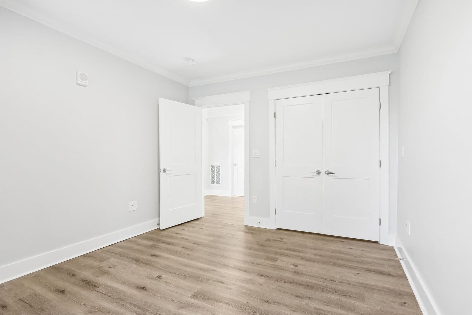 Medfield Apartment: 13-18 Hennery Way