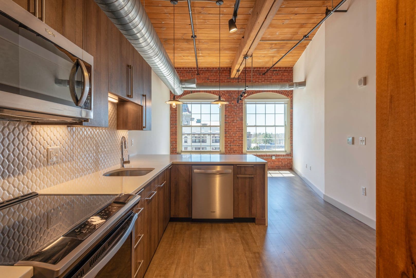 Lowell Apartment: 165 Thorndike Street